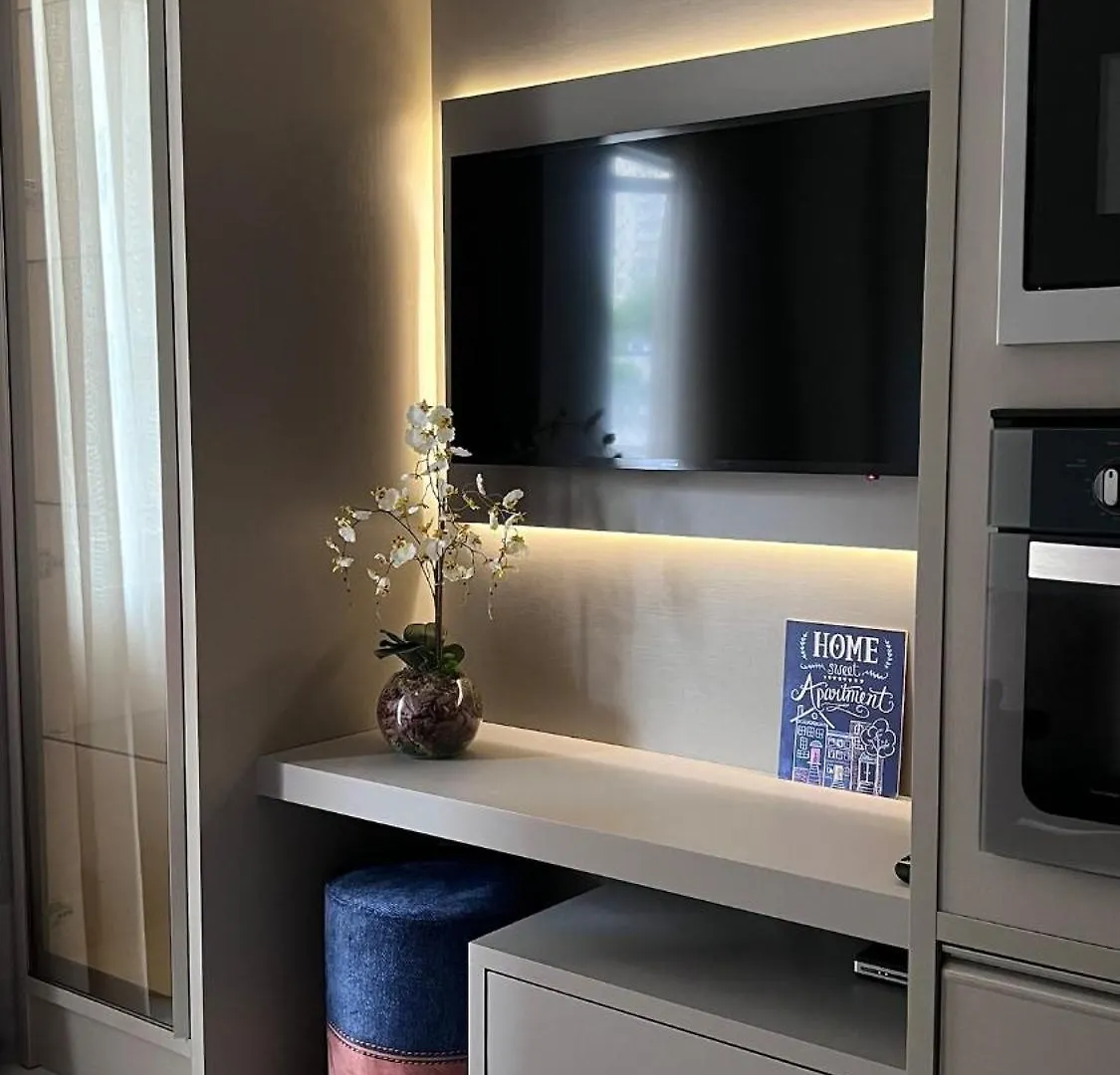 Apartamento Para Casais Proximo A Roda Gigante Com Uma Vaga De Garagem Balneário Camboriú 0*,  Brasilien