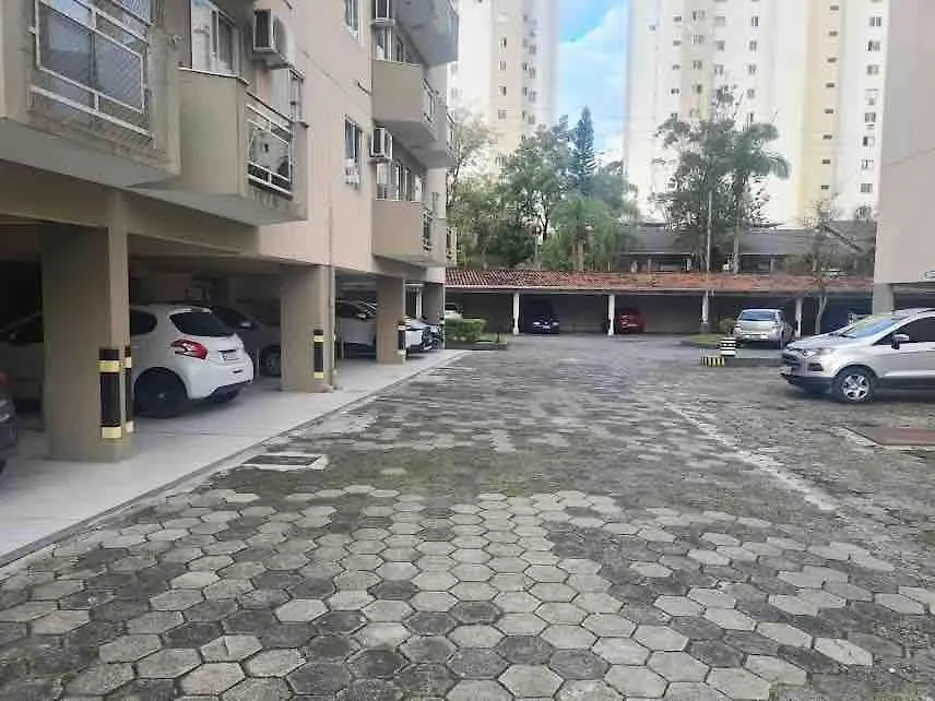 Apartamento Para Casais Proximo A Roda Gigante Com Uma Vaga De Garagem Balneário Camboriú Brasilien